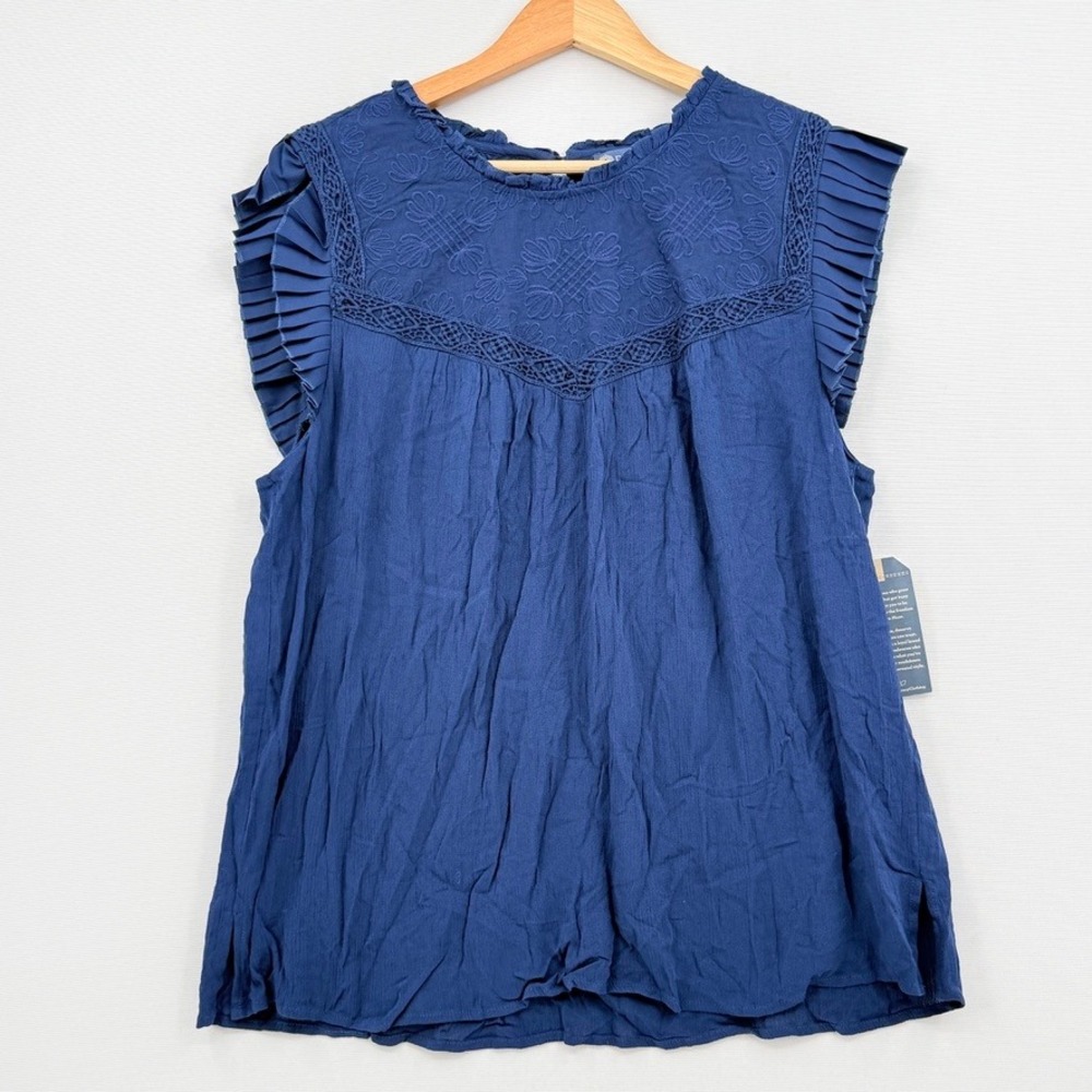 Democracy Embroidered Top Womens Large Blue Flutter Sleeve Boho Cottage NEW